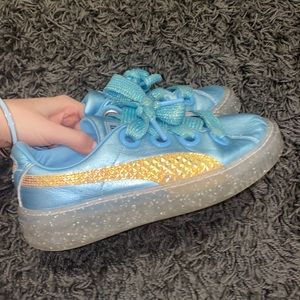 PUMA blue sneaker womens size 7
